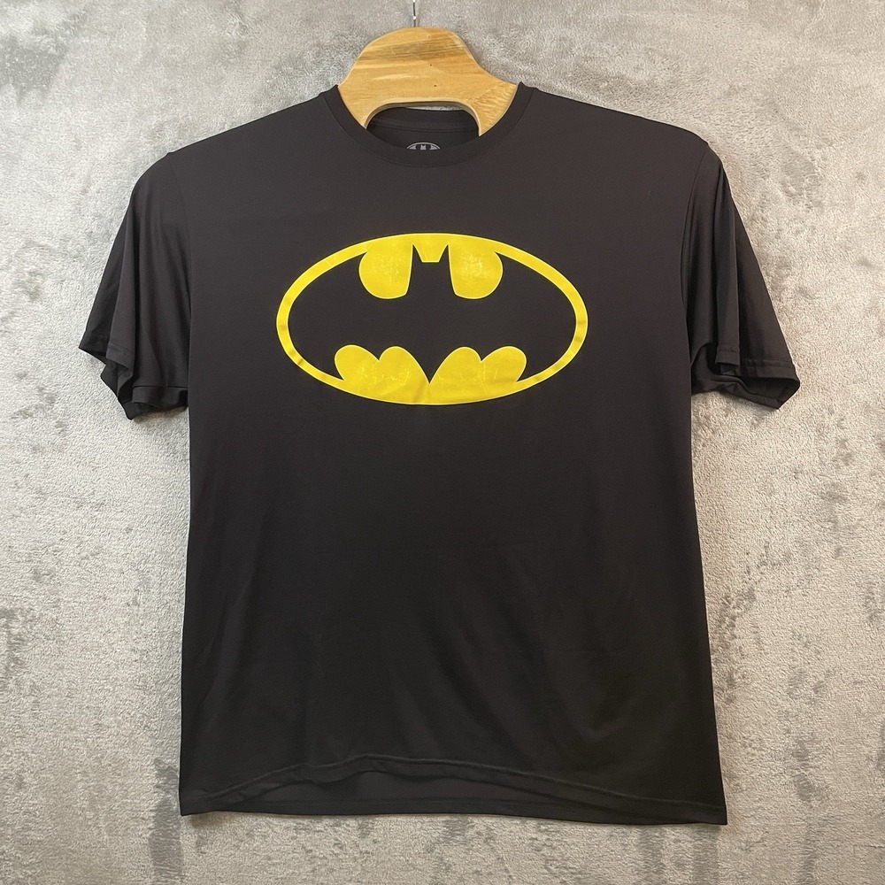 Batman Shirt Mens Extra Large Black Yellow Logo DC Short Sleeve Outdoors Casual